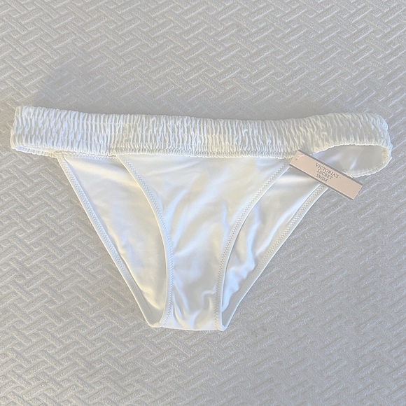 VS Flirt Bikini bottom - Picture 1 of 3